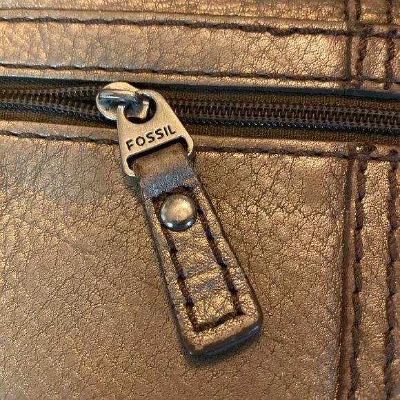 Fossil Gold Leather Wallet - Picture 4 of 10